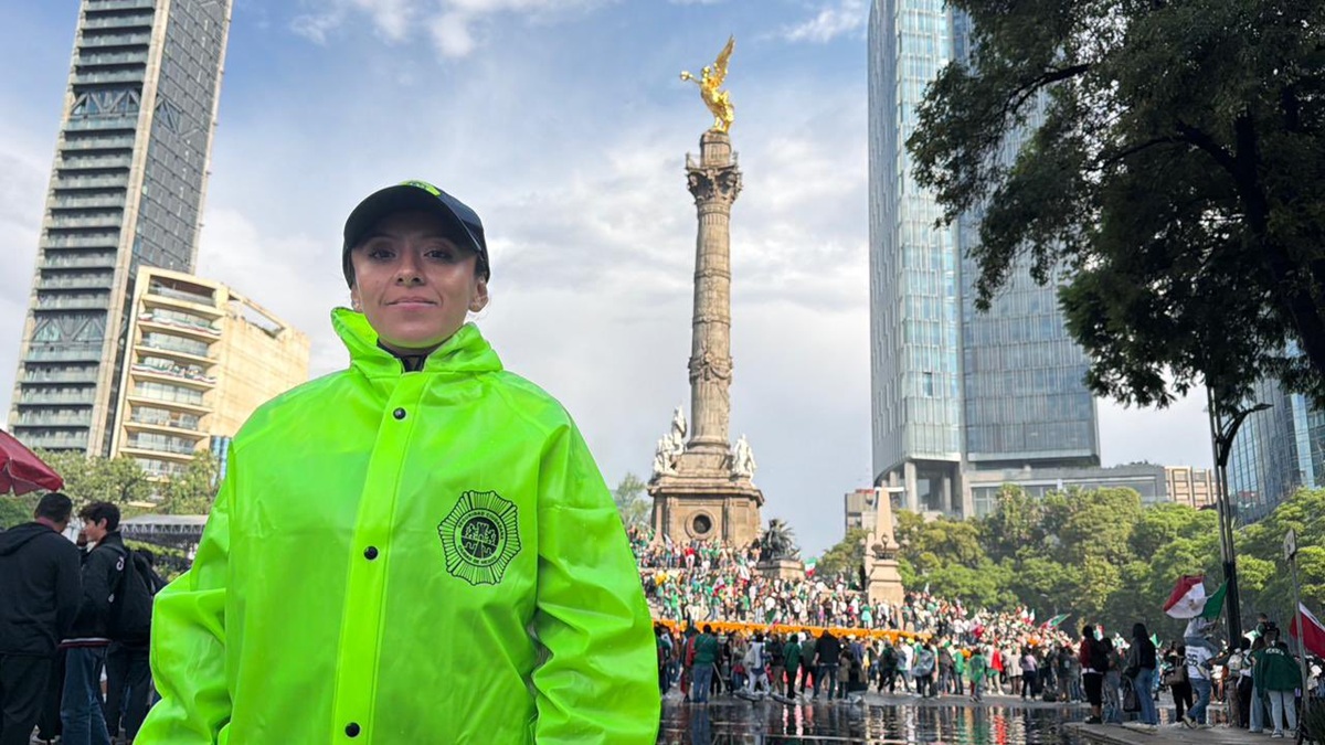 Agente de policía en la CDMX, el día de la inauguración del Mundial