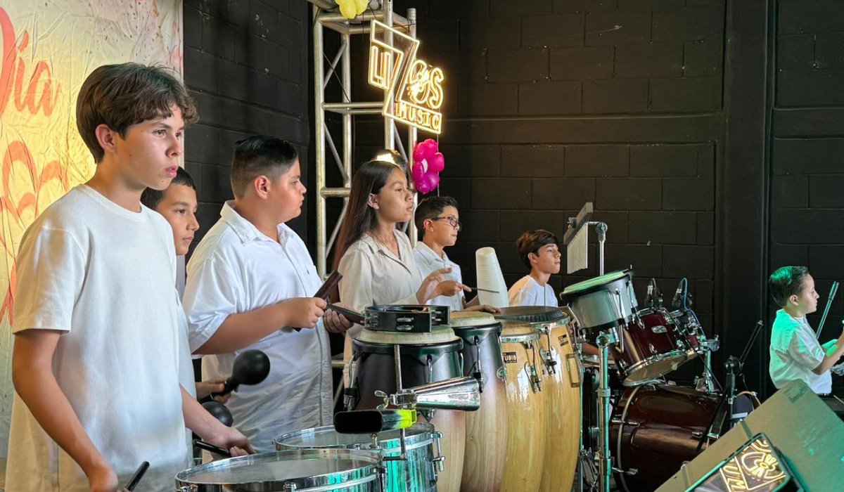 Agrupación infantil para el Día de Música en Mazatlán