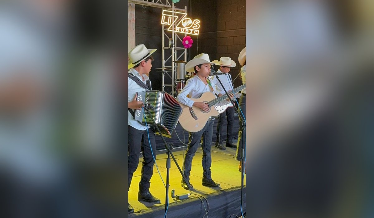 Agrupación infantil para el Día de Música en Mazatlán