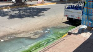 aguas negras en praderas de villa en los mochis