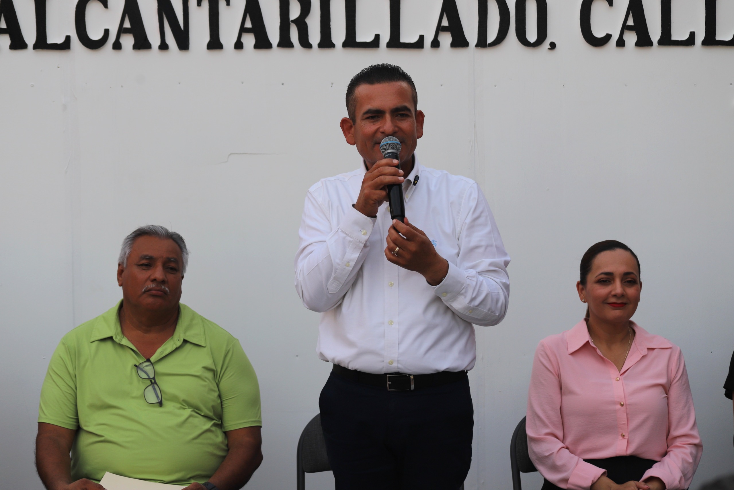 Alcalde de Navolato da inicio a obra integral de agua potable y alcantarillado en la colonia Los Albañiles