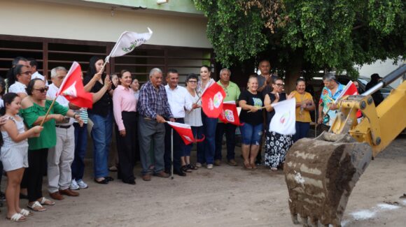 Alcalde de Navolato da inicio a obra integral de agua potable y alcantarillado en la colonia Los Albañiles