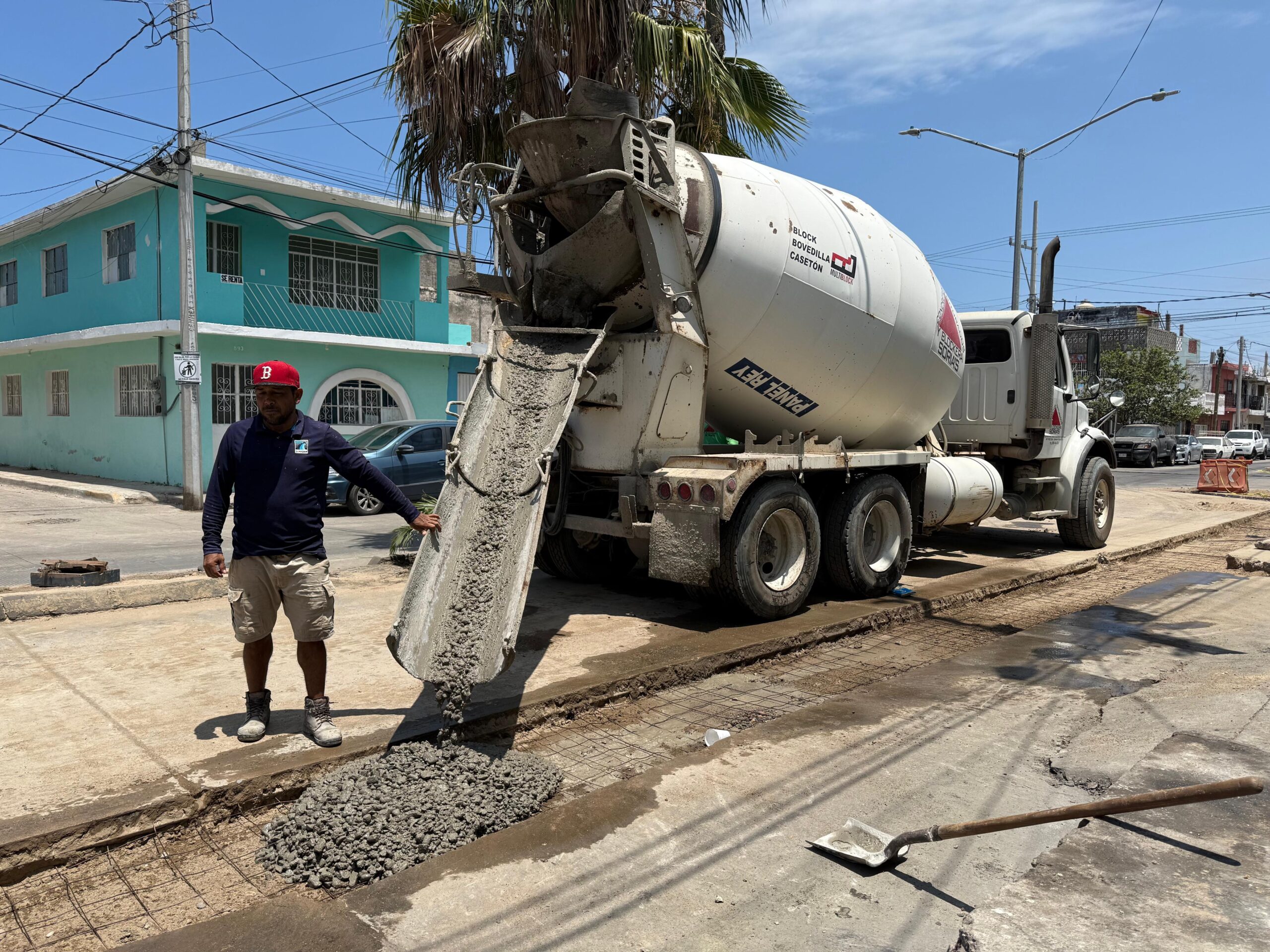 Ampliación en la red de drenaje en la Aquiles Serdán, Mazatlán