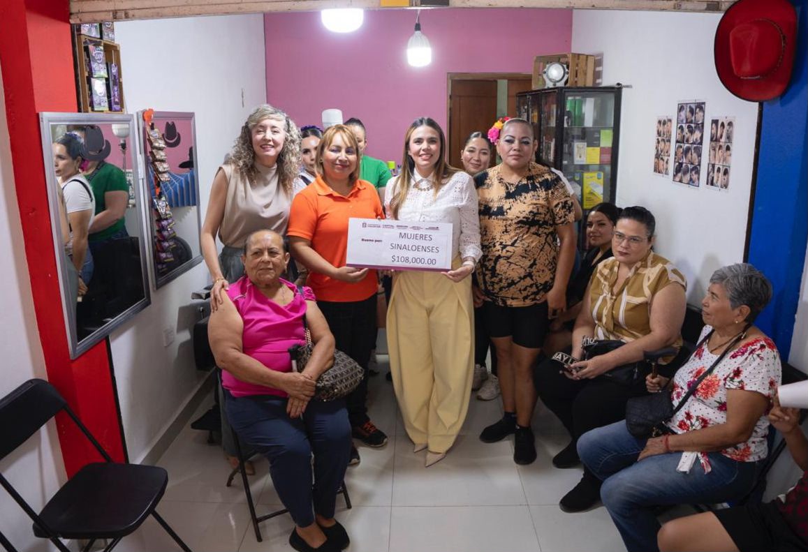 Ana Miriam Ramos entrega apoyos de Mujeres Emprendedoras por el Bienestar