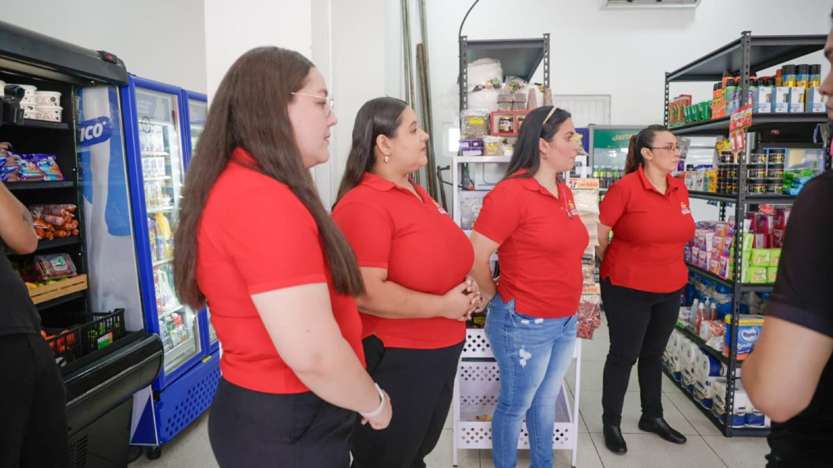 ana miriam ramos entrega credito impulso nafin empleadas