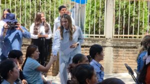 ana miriam ramos inaugura pavimentacion en la sindicatura de imala