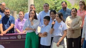 ana miriam ramos inaugura pavimentacion en la sindicatura de imala alumna