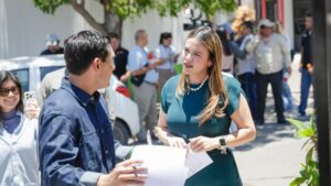 ana miriam villarreal da certeza juridica de su patrimonio a siete familias de valle de encino en culiacan lugar