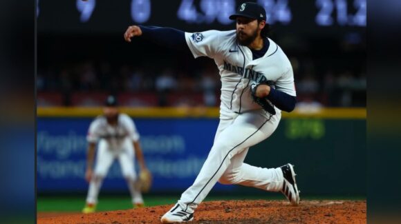 Andrés Muñoz suma su décimo salvamento de la temporada 2026 en MLB