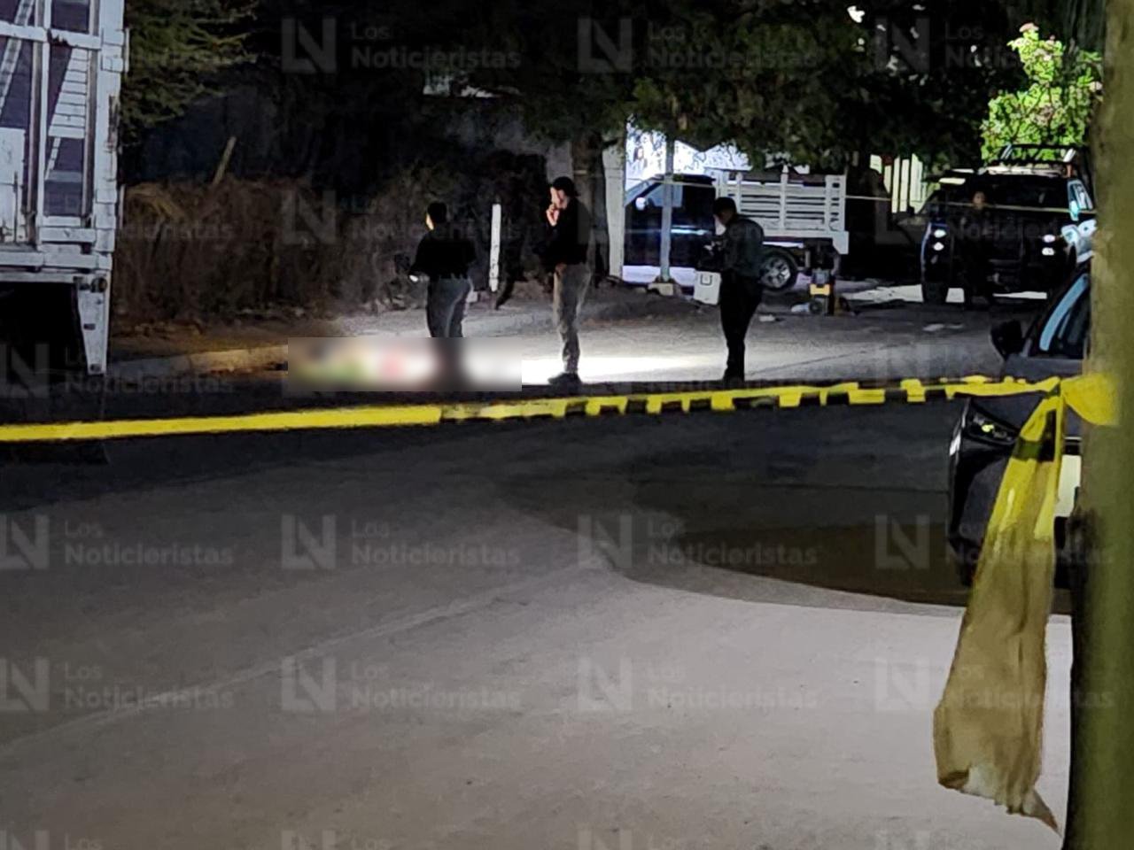 Asesinado junto a un mensaje escrito en cartulina localizan a hombre en la colonia Independencia de Culiacán