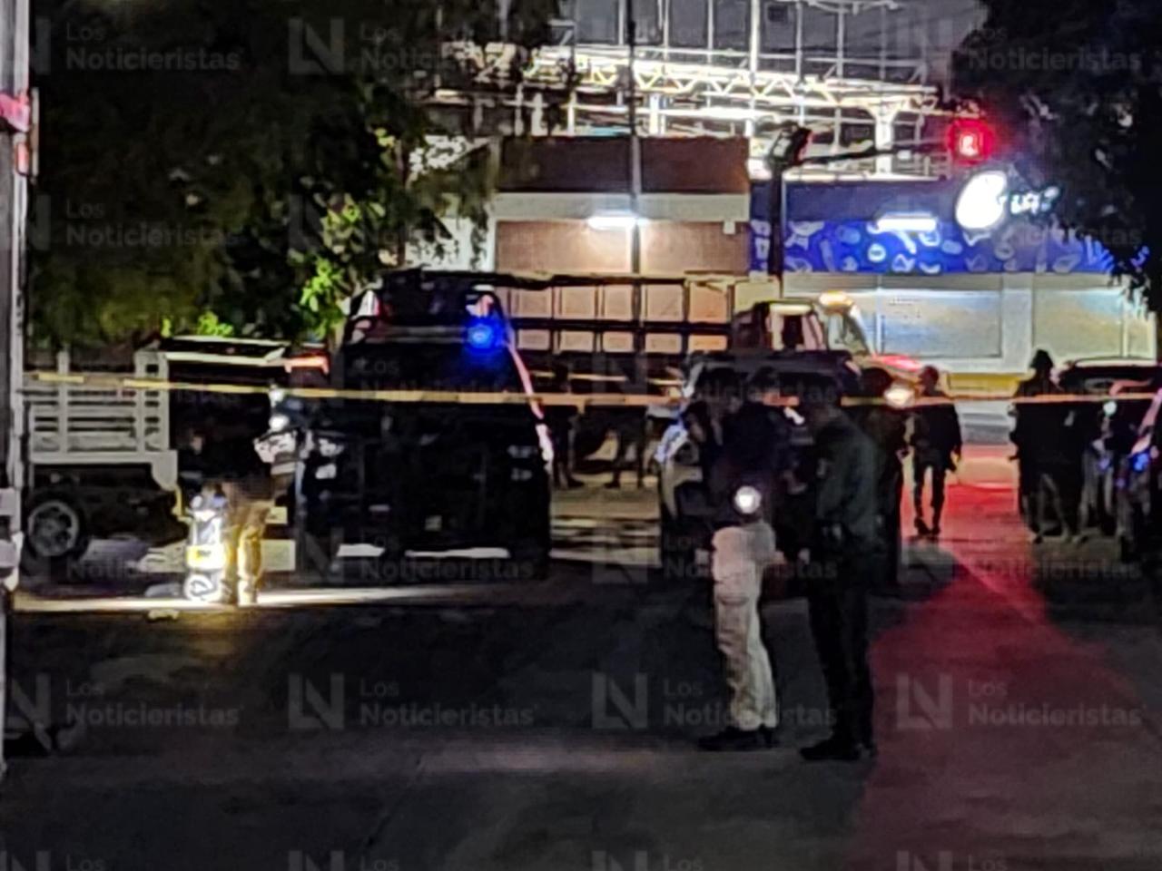 Asesinado junto a un mensaje escrito en cartulina localizan a hombre en la colonia Independencia de Culiacán