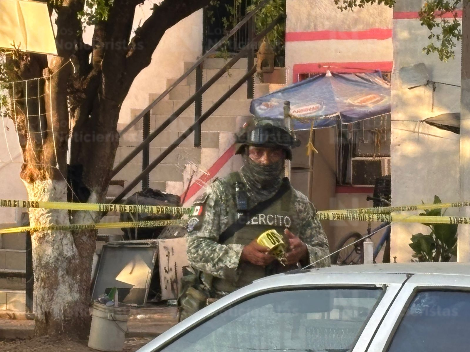 Militar delimita el lugar de los hechos