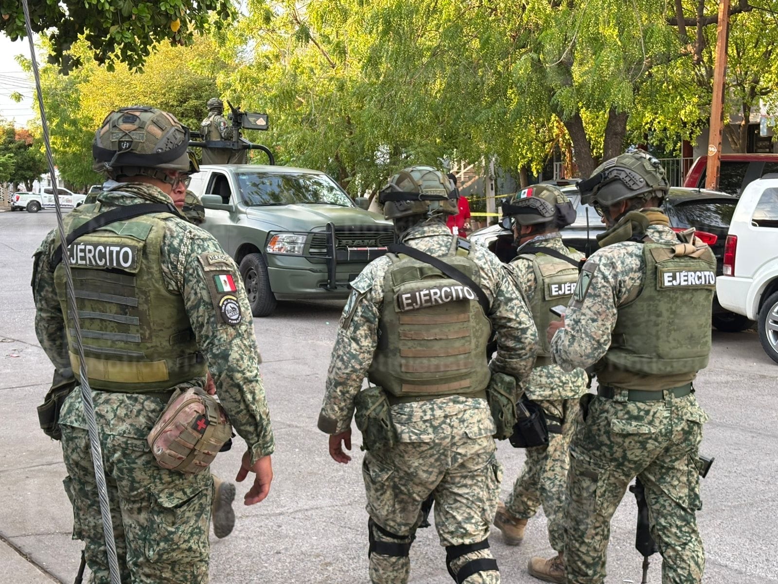 Elementos del Ejército Mexicano en el lugar de los hechos