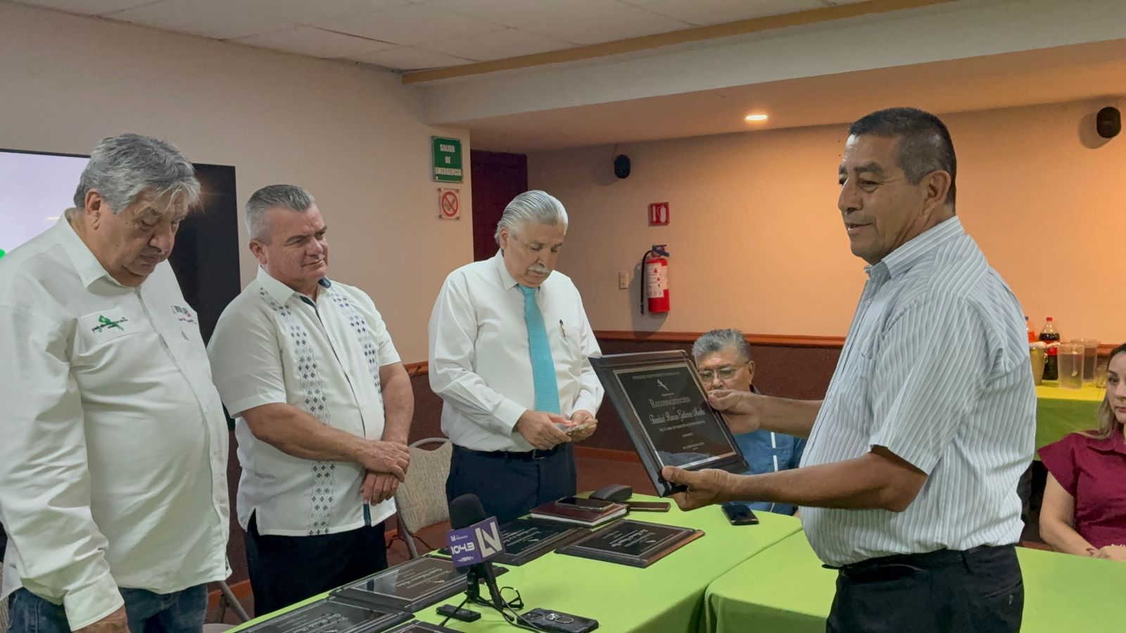 Asociación Periodismo Independiente en Sinaloa entrega reconocimientos a periodistas del norte del estado
