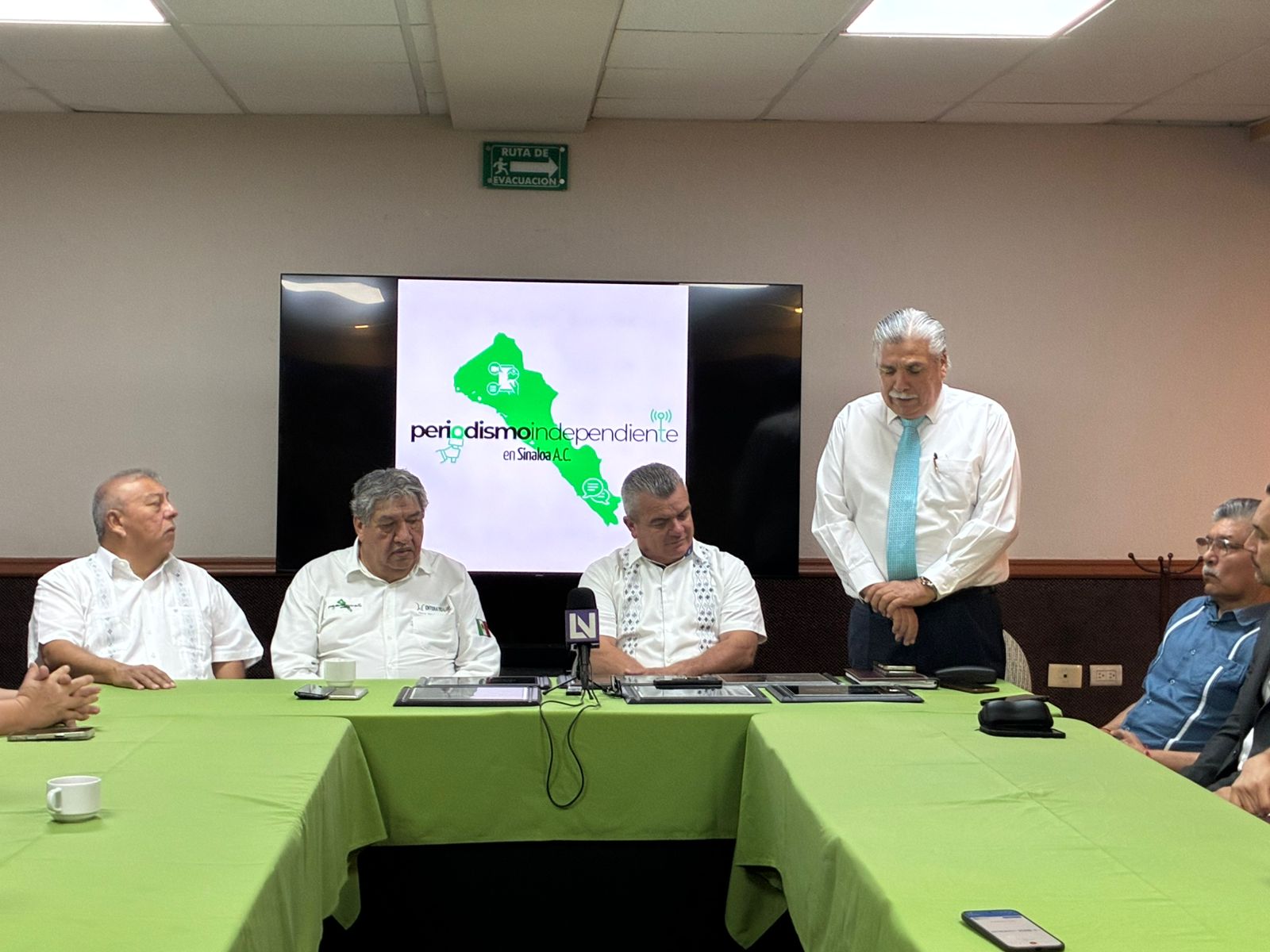 Asociación Periodismo Independiente en Sinaloa entrega reconocimientos a periodistas del norte del estado
