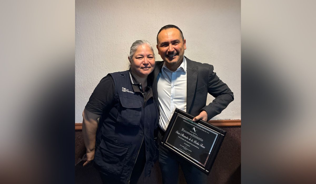 Omar de la Rocha recibe reconocimiento de la Asociación de Periodismo Independiente en Sinaloa