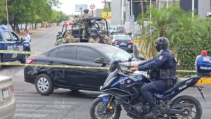 Atacan a balazos a tránsito de Culiacán en el bulevar Pedro Infante, cerca de la USE