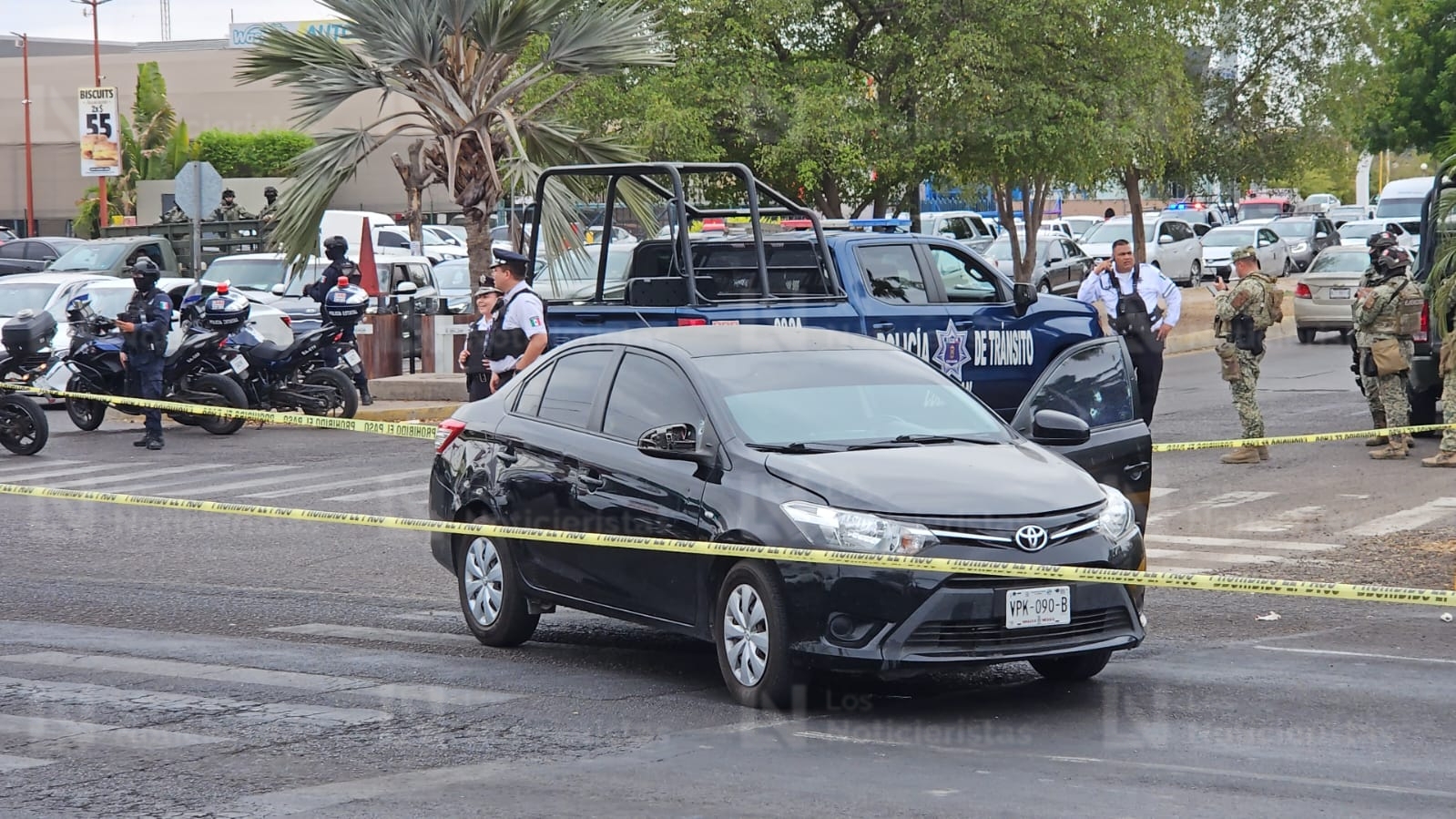 Atacan a balazos a tránsito de Culiacán en el bulevar Pedro Infante, cerca de la USE