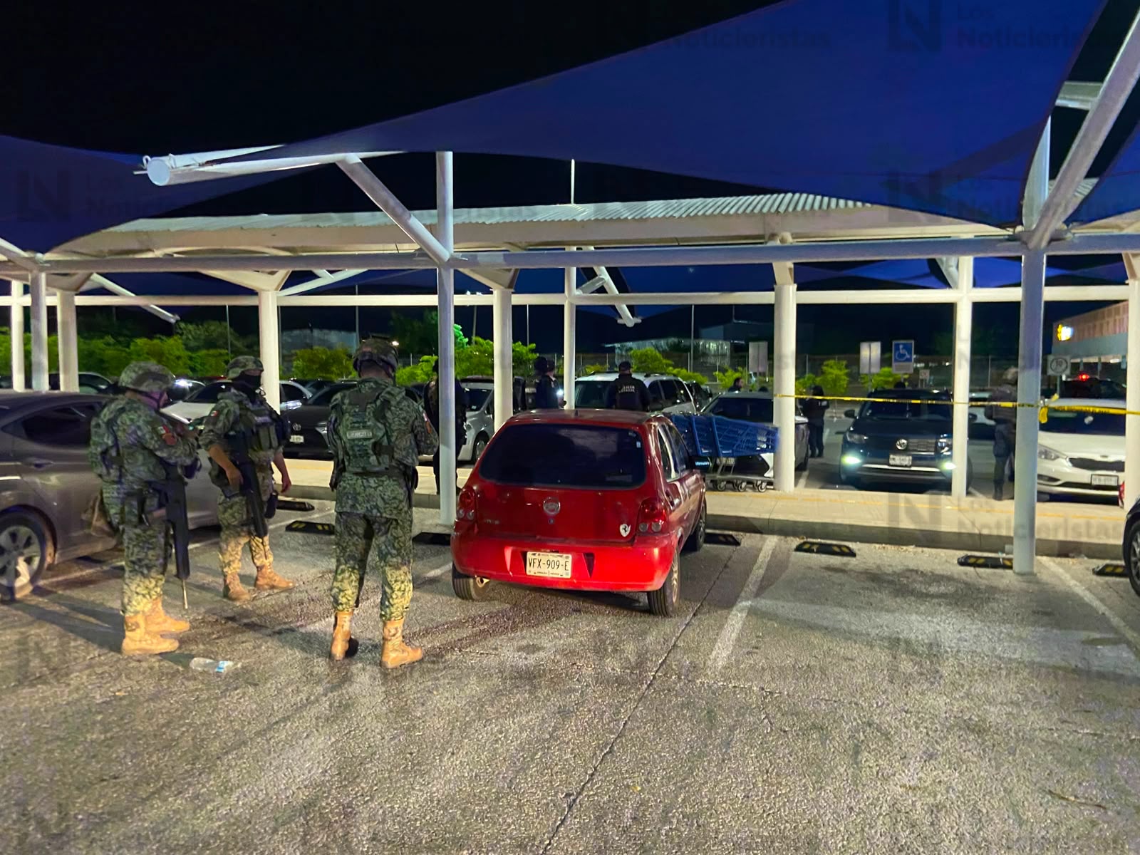 Ejecutan a balazos a un hombre en el estacionamiento de un supermercado en La Conquista, Culiacán