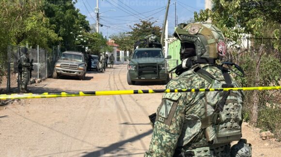 Ataque armado en una casa de la Loma de Rodriguera, Culiacán, deja un padre fallecido y a su hija embarazada herida