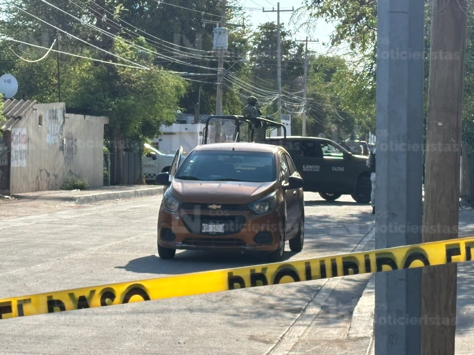 Atacan a balazos al conductor de un vehículo en la colonia Lombardo Toledano de Culiacán