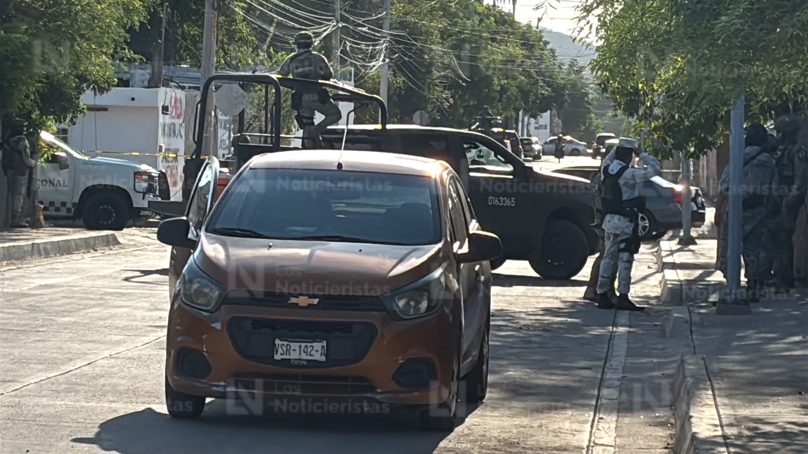 Atacan a balazos al conductor de un vehículo en la colonia Lombardo Toledano de Culiacán