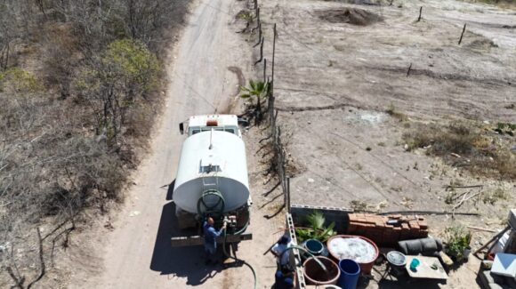 ¡Urgen más lluvias! Aumenta a 30 las comunidades con estiaje en Culiacán, Sinaloa; les llevan agua con pipas