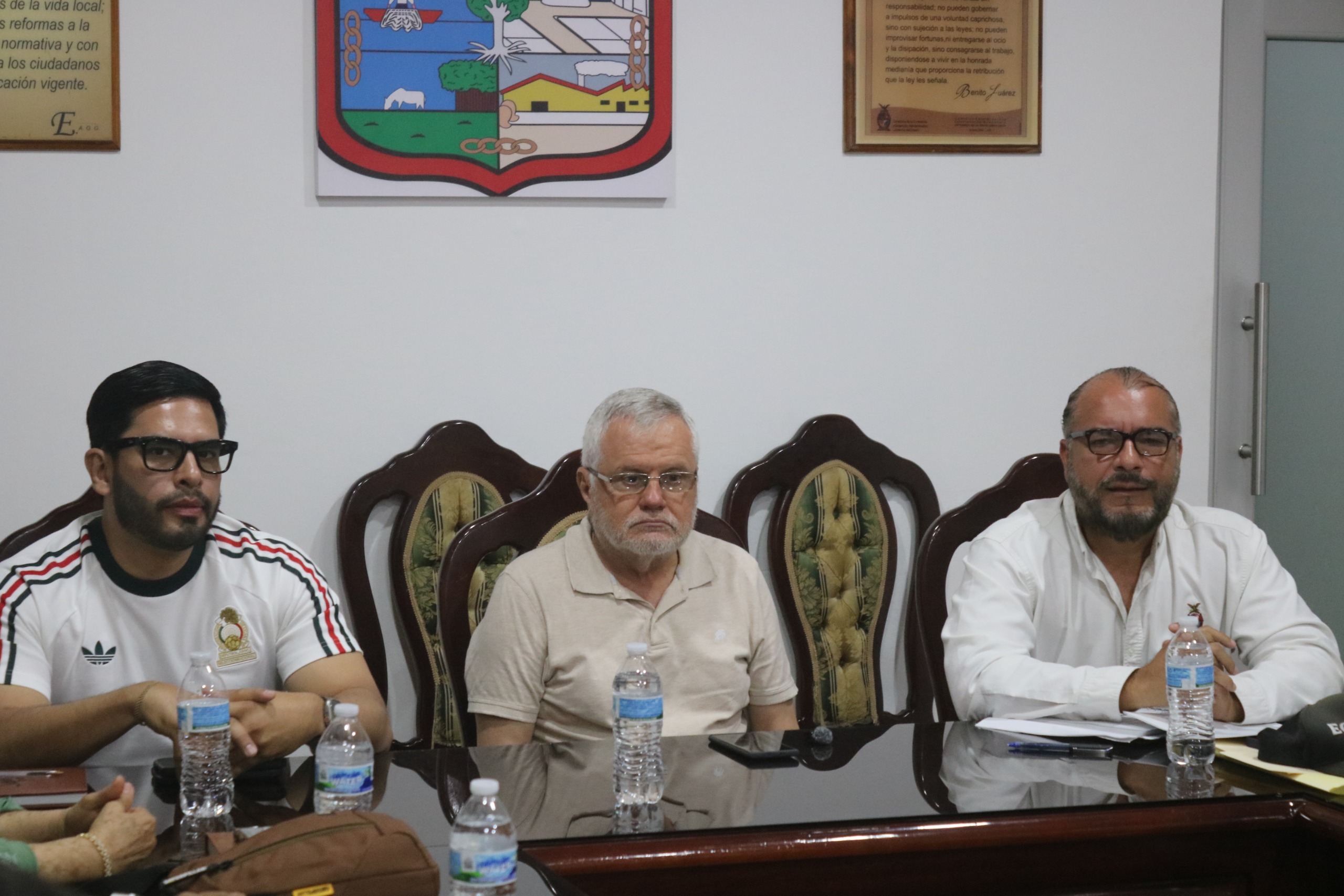 Autoridades municipales realizan una mesa de trabajo con miembros de la Secretaría de Economía de Sinaloa