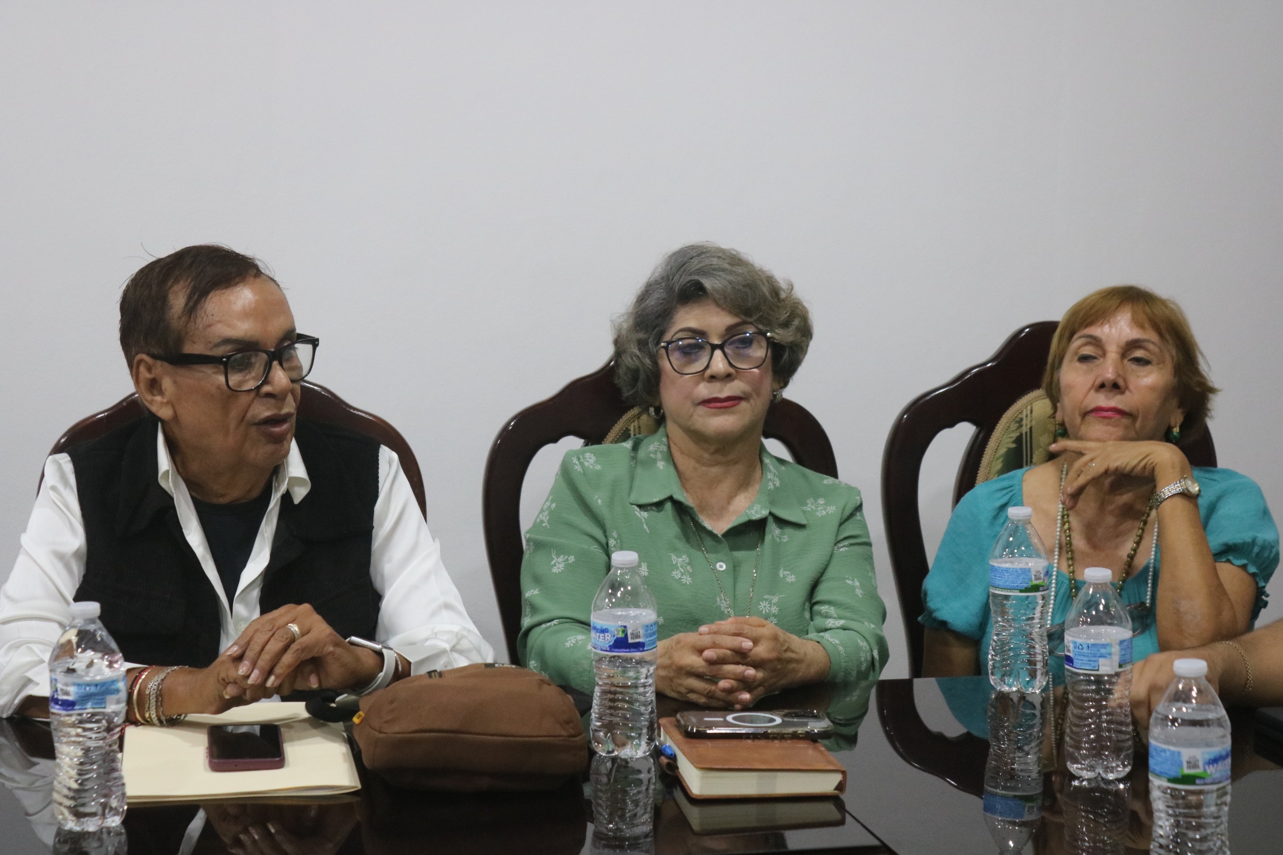 Autoridades municipales realizan una mesa de trabajo con miembros de la Secretaría de Economía de Sinaloa