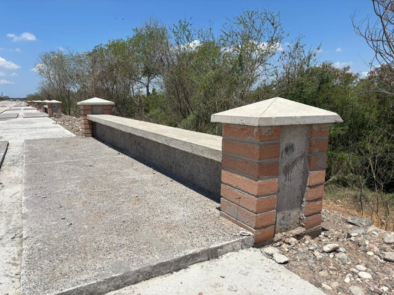 Avanza la construcción de obras públicas en Sinaloa