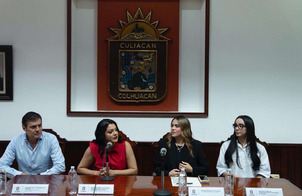 Ayuntamiento de Culiacán entrega primas de antigüedad a trabajadores