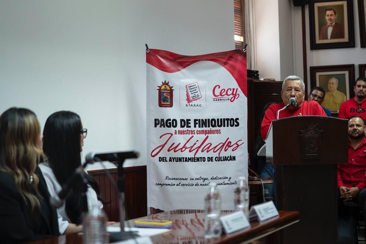 Ayuntamiento de Culiacán entrega primas de antigüedad a trabajadores