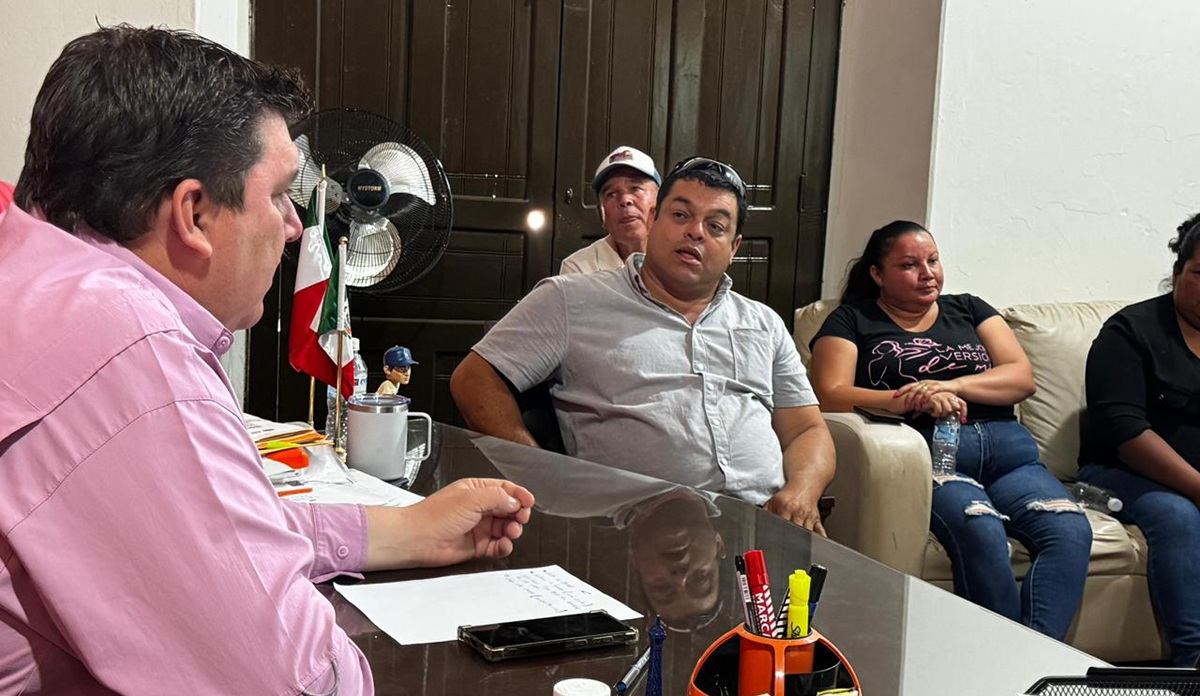 Ayuntamiento de El Fuerte dialoga con vecinos de Estación Hoyancos