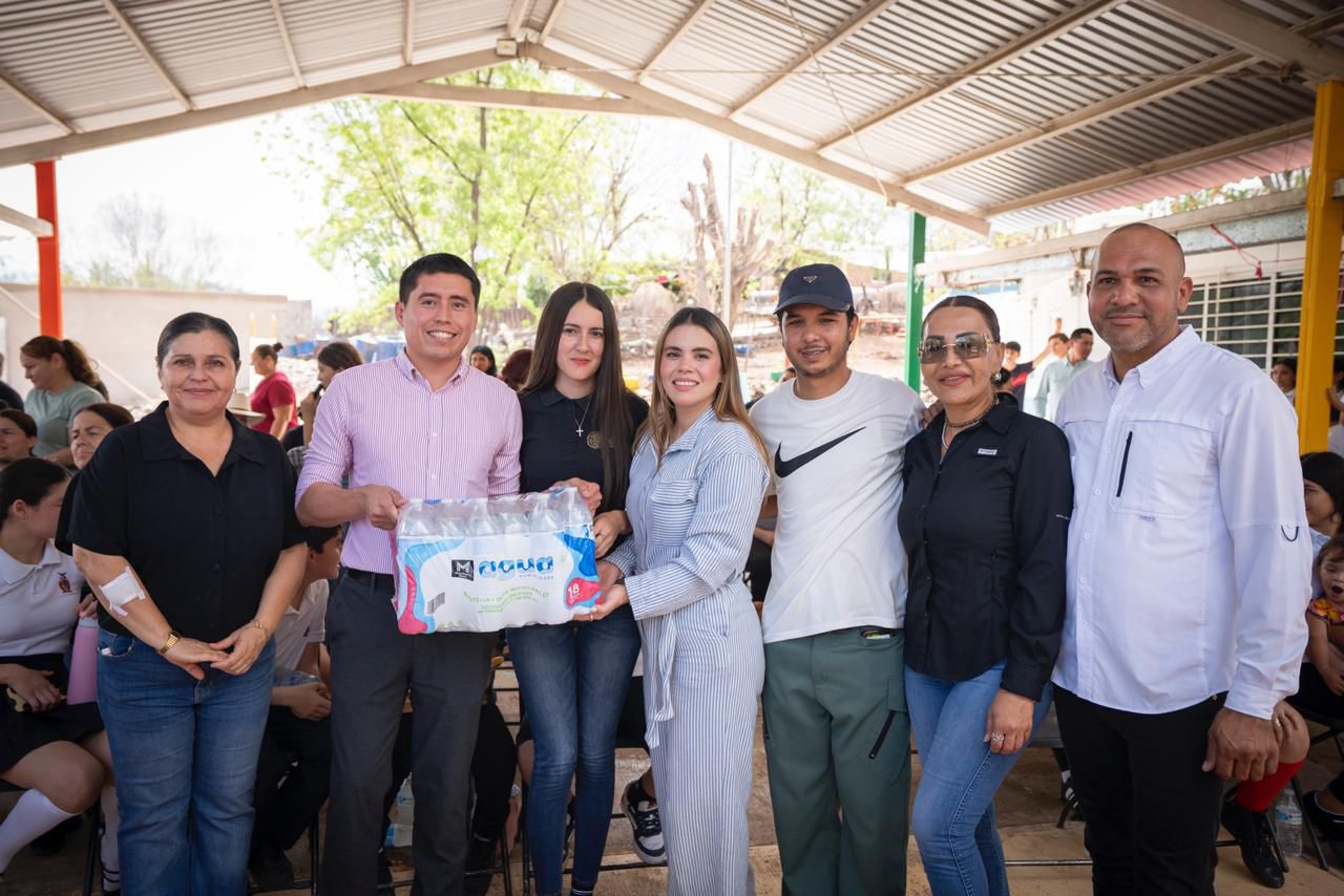Ana Miriam Ramos y DIF Culiacán llevan 5 mil litros de agua para consumo humano a comunidades de Sanalona