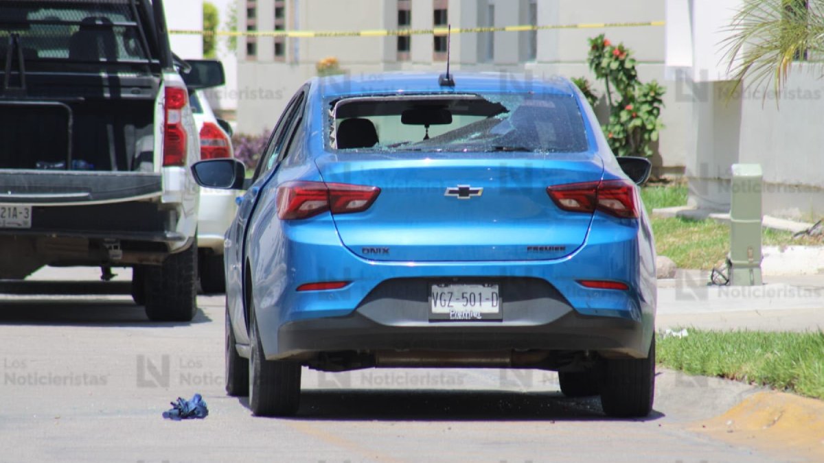 balean automovil en el fraccionamiento real del valle en mazatlan azul