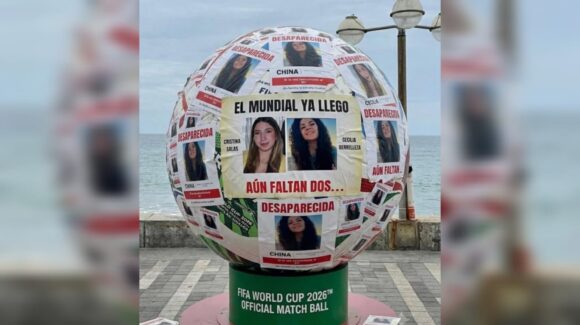 ‘El Mundial ya llegó… nos faltan dos’, vistió a ‘Trionda’ con el rostro de su hermana desaparecida y desafió la fiesta futbolera en Mazatlán, Sinaloa