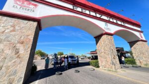 bloquean vecinos de estacion hoyancos la carretera de acceso a el fuerte sinaloa