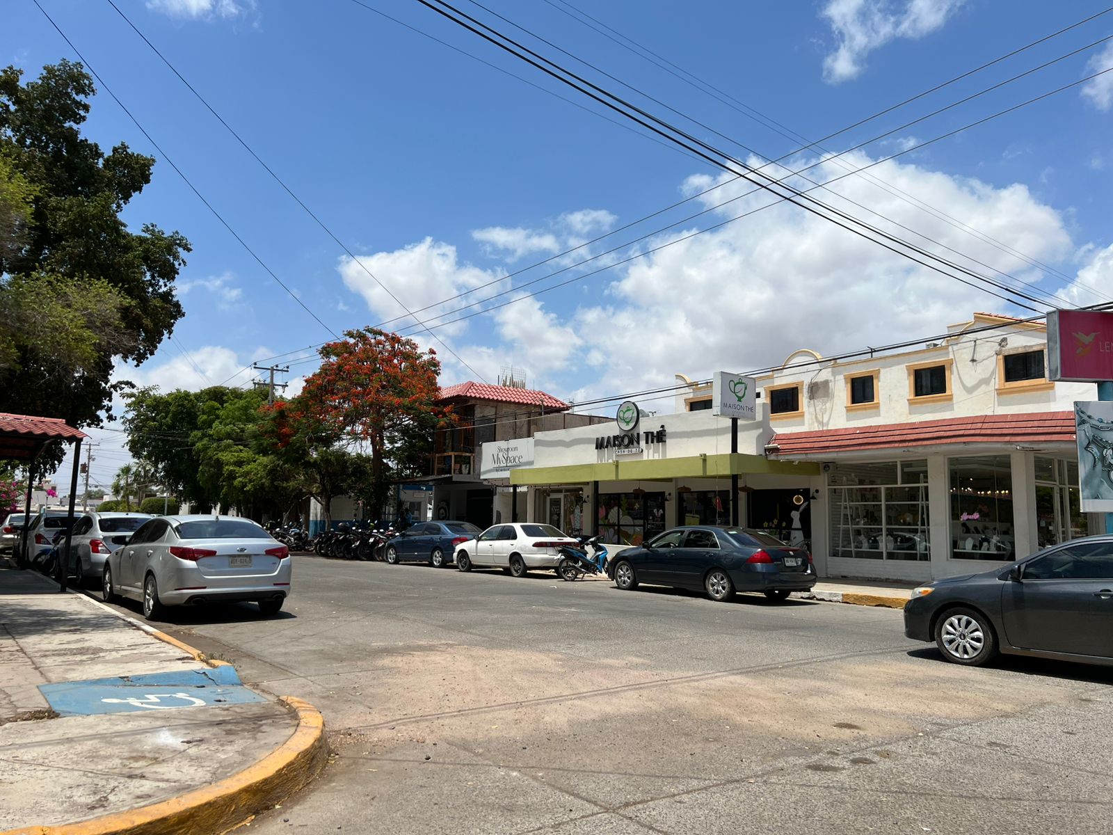 calle Juan Carrasco, en Guasave