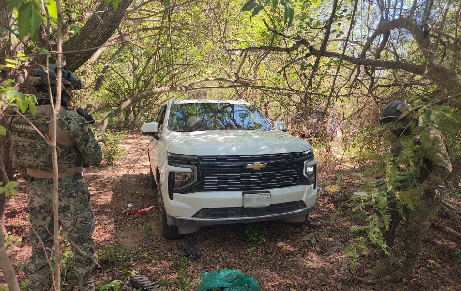 Camioneta asegurada al sur de Sinaloa