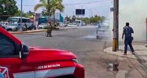 camioneta se incendia sobre la internacional mexico 15 en mazatlan sin