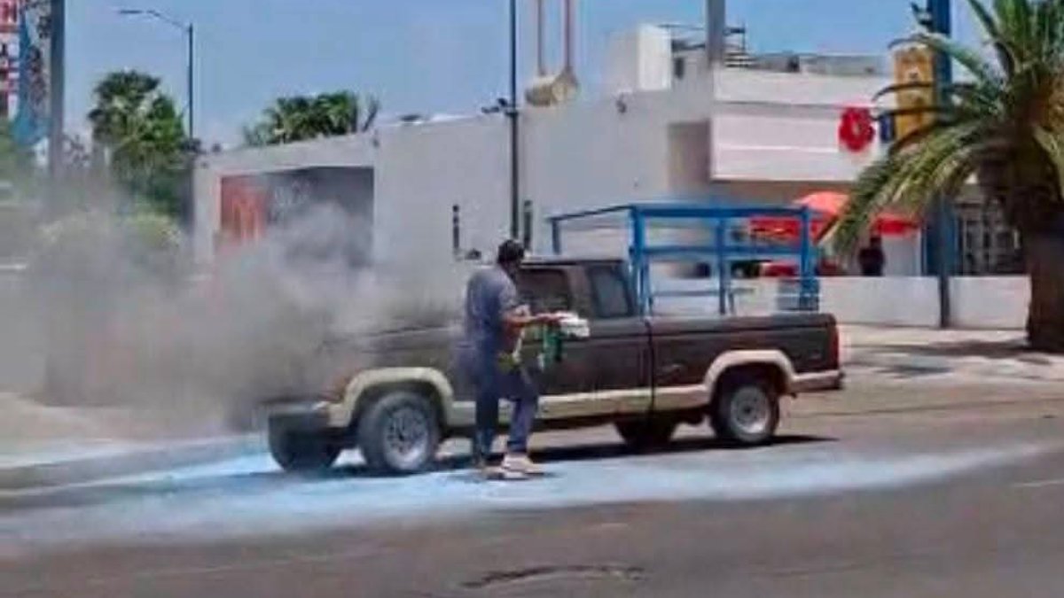 camioneta se incendia sobre la internacional mexico 15 en mazatlan