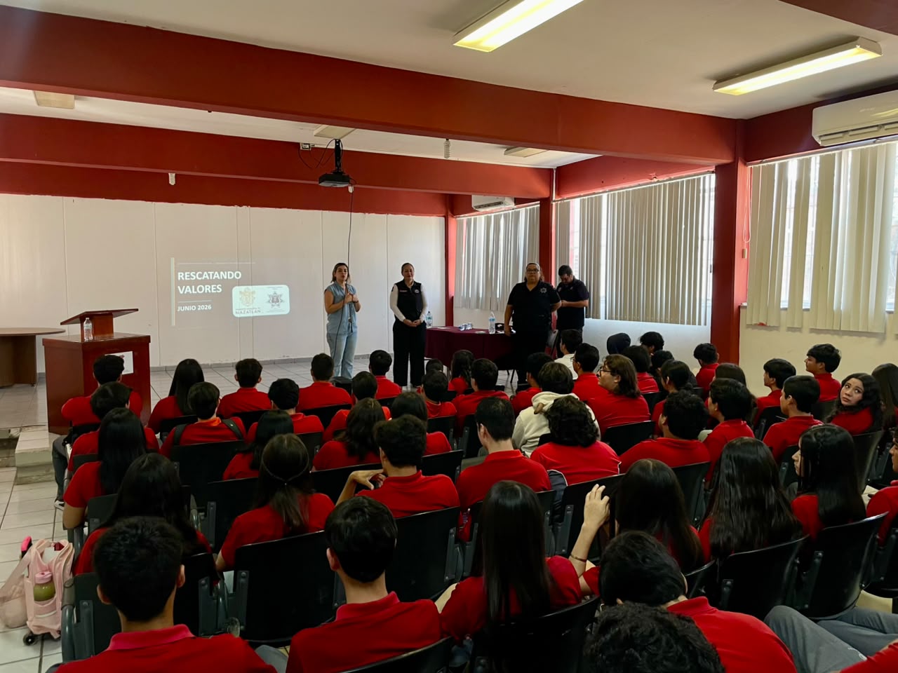 Brindan plática a estudiantes de Cetis 127 sobre valores y respeto.