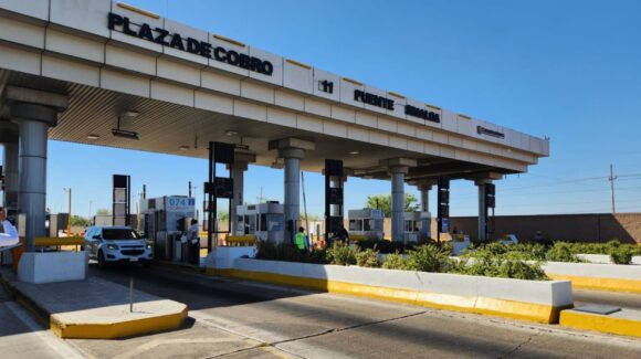 Campesinos mantienen libre la caseta de Cuatro Caminos, en Guasave, y reúnen fondos para protesta durante el Mundial