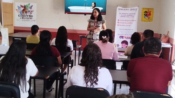 Para atender la violencia familiar, personal de salud y servidores públicos en Rosario, Sinaloa, son capacitados por Cepavif