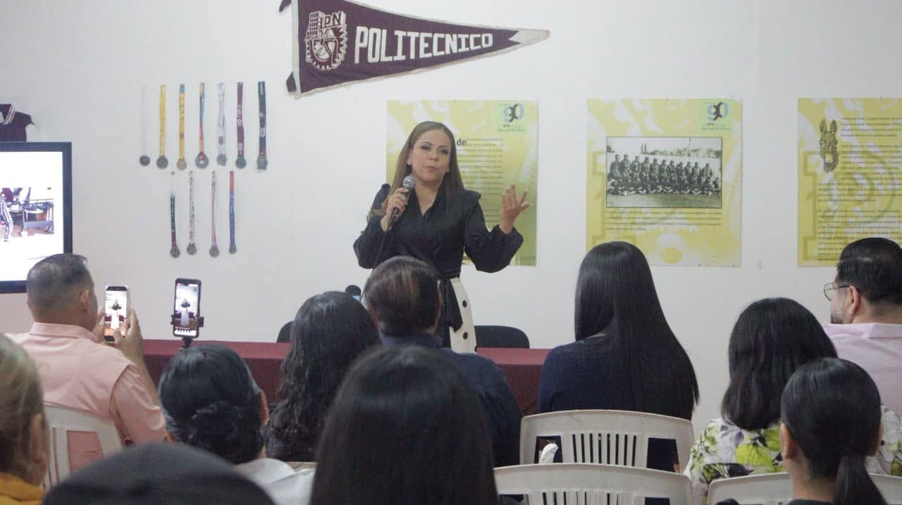Carmen Alicia Salazar ofrece conferencia en Mazatlán