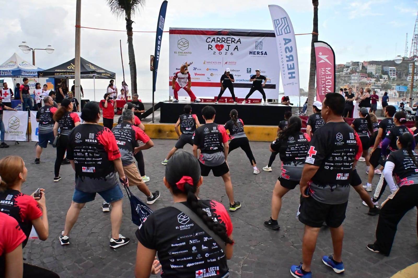 Más de 350 corredores participan en la Carrera Roja 2026 de Cruz Roja Mazatlán