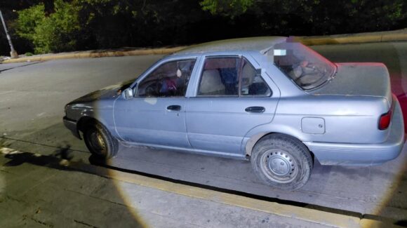 Aseguran vehículo con reporte de robo durante recorridos de vigilancia en Mazatlán