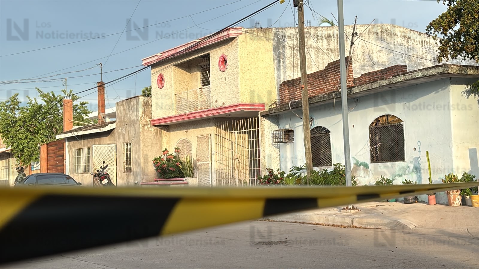 Hierren a un joven y balean una casa en la colonia Guadalupe Victoria de Culiacán