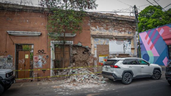 Protección Civil recomienda al INAH demoler vivienda que amenaza con venirse abajo en el centro de Culiacán