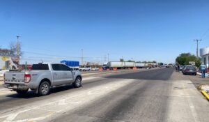 Cierran carril de norte a sur en carretera Cuatro Caminos-Guayparime en Guasave por trabajos de seguridad